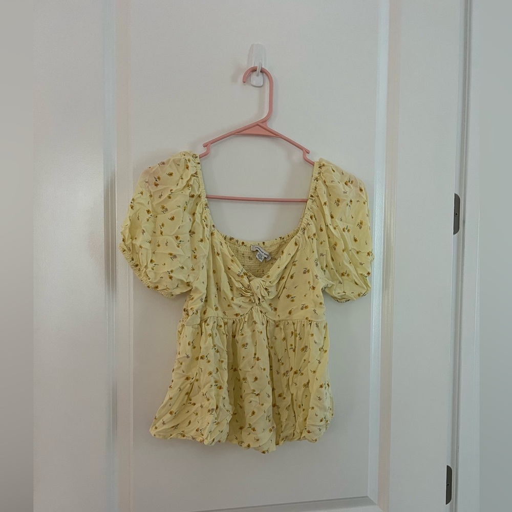 Knot Front American Eagle Puff Sleeve Top